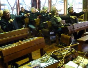 Die SPD-Senioren im Heubacher Schulmuseum